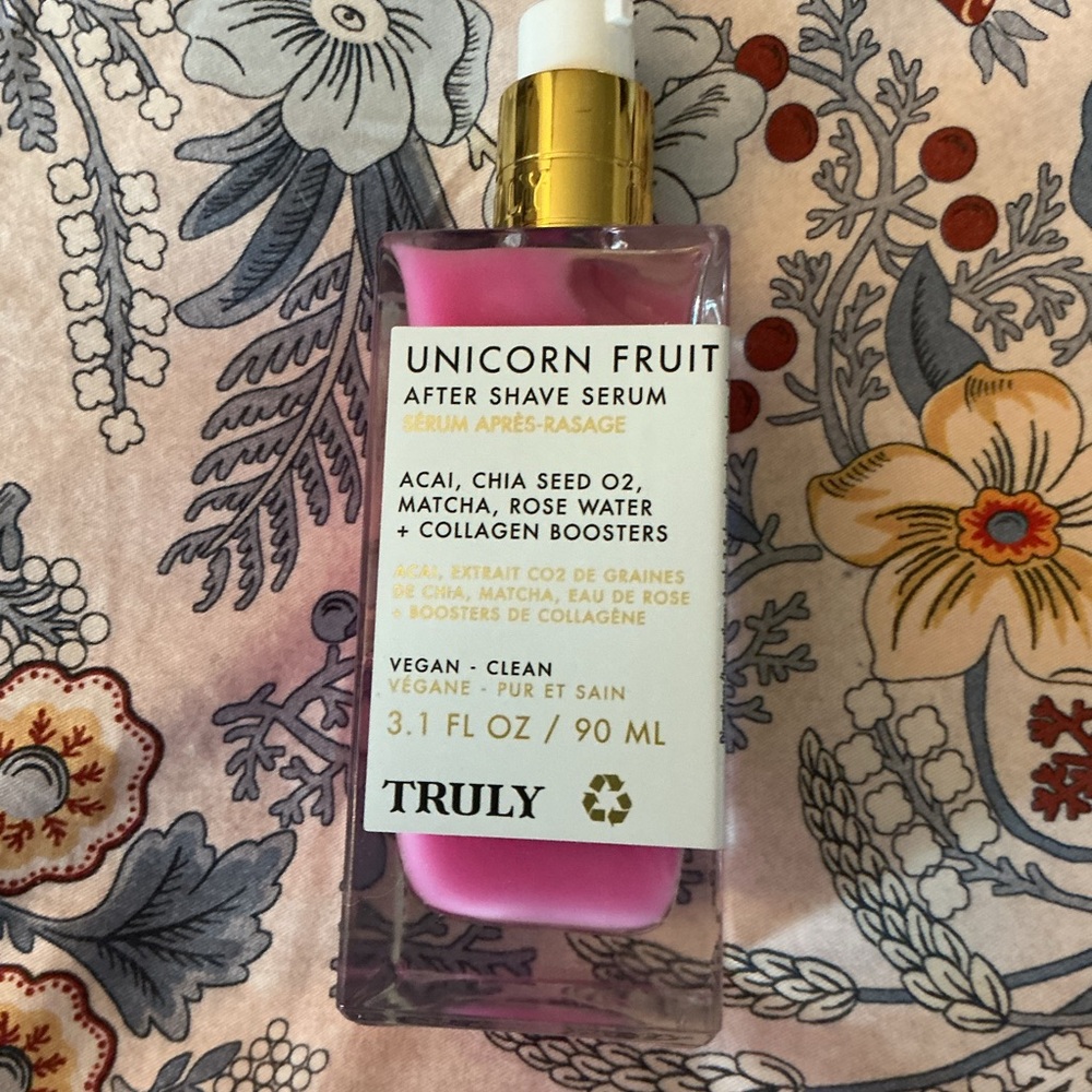 TRULY Unicorn Fruit After Shave Serum - Pink & Gold Pump
